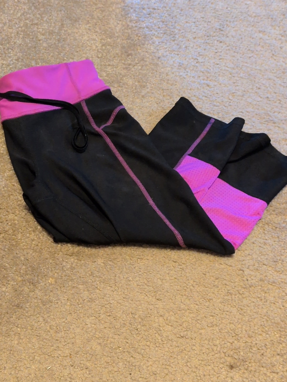 NWT Women's Medium Black and Bright Pink Athletic Leggings